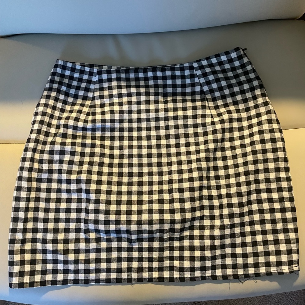 Black and White Linen Mini Skirt